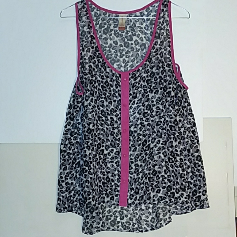 Shear high-low tank top